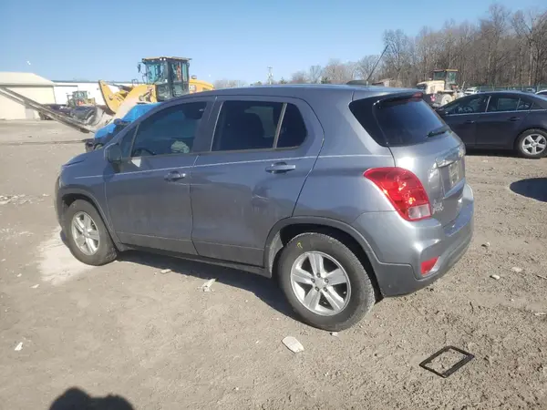 3GNCJKSB1LL329504 2020 CHEVROLET TRAX - Image 2
