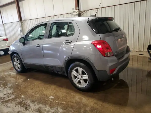 3GNCJKSB1LL335402 2020 CHEVROLET TRAX - Image 2