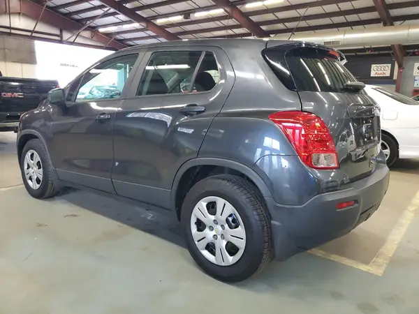 3GNCJKSB2GL130984 2016 CHEVROLET TRAX - Image 2