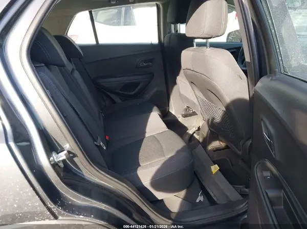 3GNCJKSB2GL239235 2016 CHEVROLET TRAX - Image 8