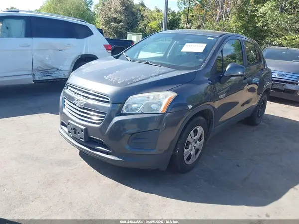 3GNCJKSB2GL248713 2016 CHEVROLET TRAX - Image 2