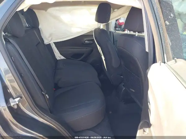 3GNCJKSB2GL255631 2016 CHEVROLET TRAX - Image 8