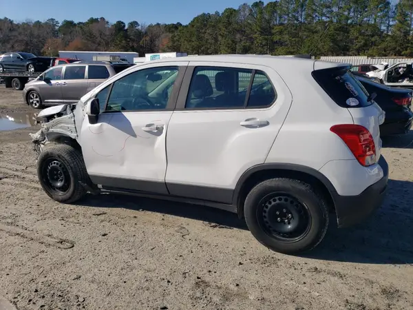 3GNCJKSB2GL279394 2016 CHEVROLET TRAX - Image 2