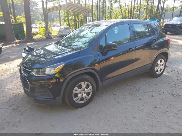 3GNCJKSB2HL147043 2017 CHEVROLET TRAX - Image 2