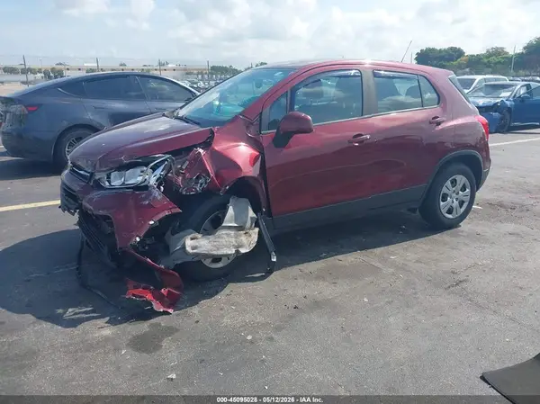 3GNCJKSB2HL147740 2017 CHEVROLET TRAX - Image 2