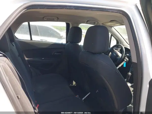 3GNCJKSB2HL160455 2017 CHEVROLET TRAX - Image 8