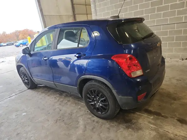 3GNCJKSB2HL167888 2017 CHEVROLET TRAX - Image 2