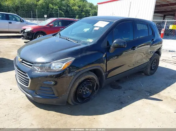 3GNCJKSB2HL189440 2017 CHEVROLET TRAX - Image 2
