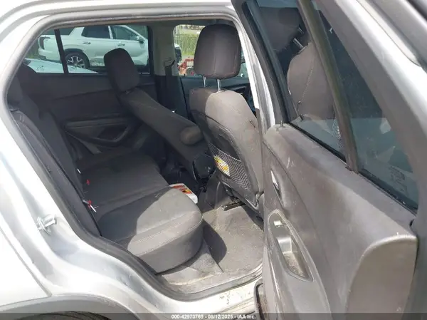 3GNCJKSB2HL204230 2017 CHEVROLET TRAX - Image 8