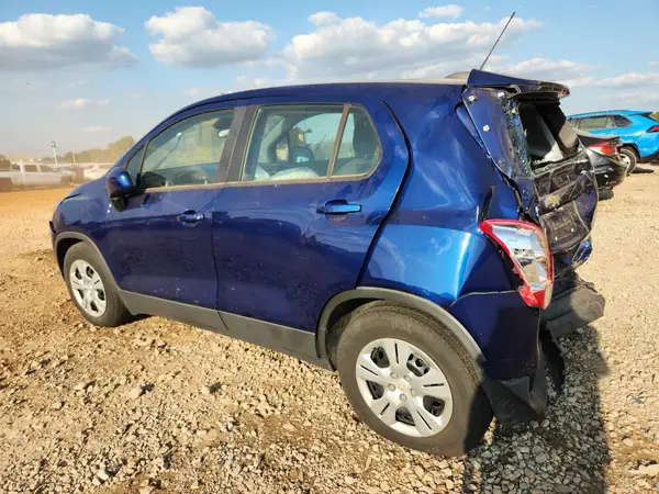 3GNCJKSB2HL213980 2017 CHEVROLET TRAX - Image 2