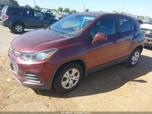 3GNCJKSB2HL227989 2017 CHEVROLET TRAX - Image 2