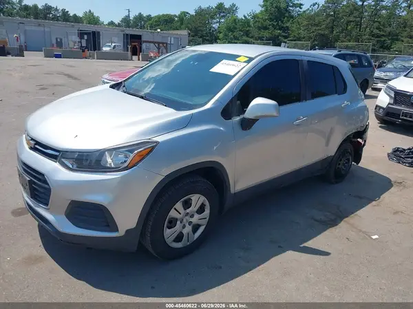 3GNCJKSB2HL246039 2017 CHEVROLET TRAX - Image 2
