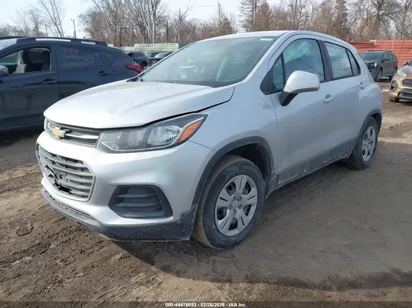 3GNCJKSB2HL253606 2017 CHEVROLET TRAX - Image 2
