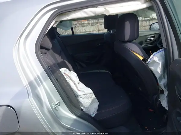 3GNCJKSB2HL253606 2017 CHEVROLET TRAX - Image 8