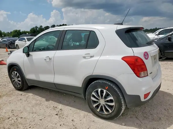 3GNCJKSB2HL257509 2017 CHEVROLET TRAX - Image 2