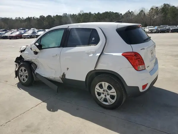 3GNCJKSB2HL258708 2017 CHEVROLET TRAX - Image 2