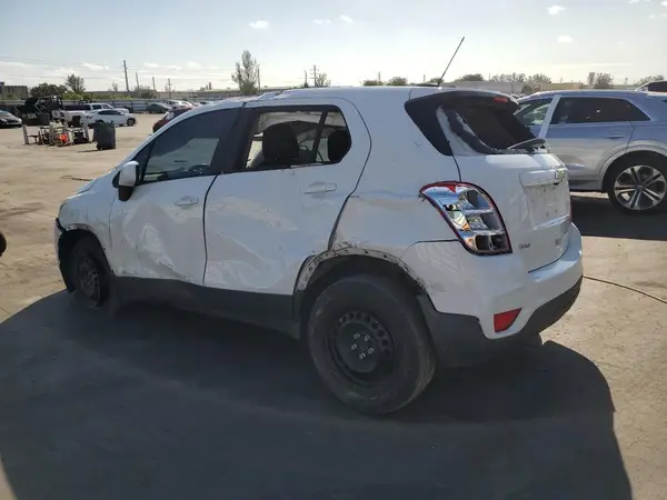 3GNCJKSB2HL271684 2017 CHEVROLET TRAX - Image 2