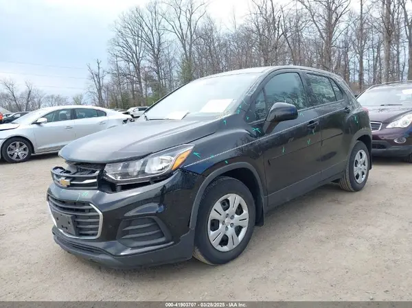 3GNCJKSB2HL282281 2017 CHEVROLET TRAX - Image 2