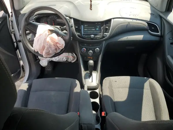 3GNCJKSB2HL282412 2017 CHEVROLET TRAX - Image 8