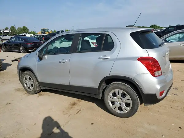 3GNCJKSB2HL282765 2017 CHEVROLET TRAX - Image 2