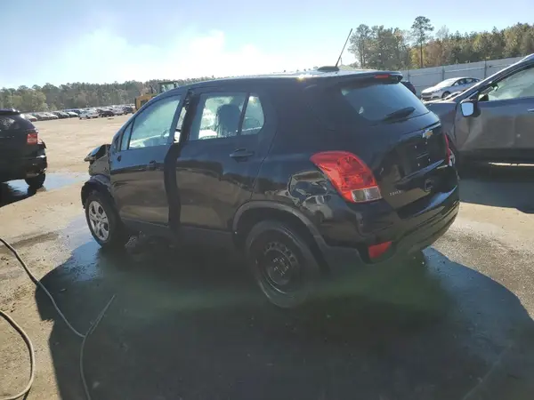 3GNCJKSB2HL285522 2017 CHEVROLET TRAX - Image 2