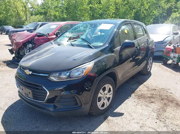3GNCJKSB2JL178914 2018 CHEVROLET TRAX - Image 2
