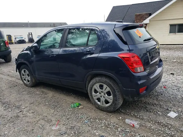 3GNCJKSB2JL205304 2018 CHEVROLET TRAX - Image 2