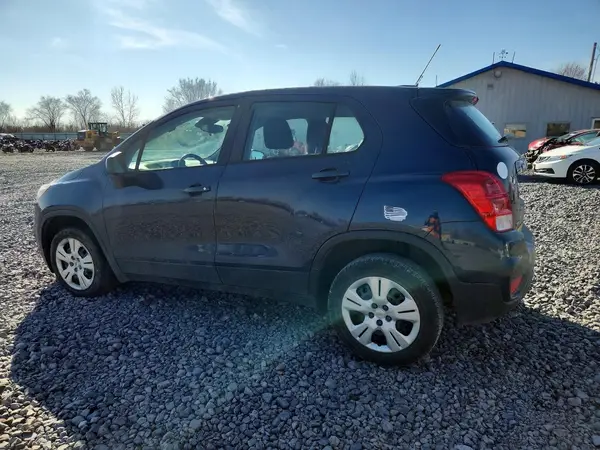3GNCJKSB2JL208042 2018 CHEVROLET TRAX - Image 2