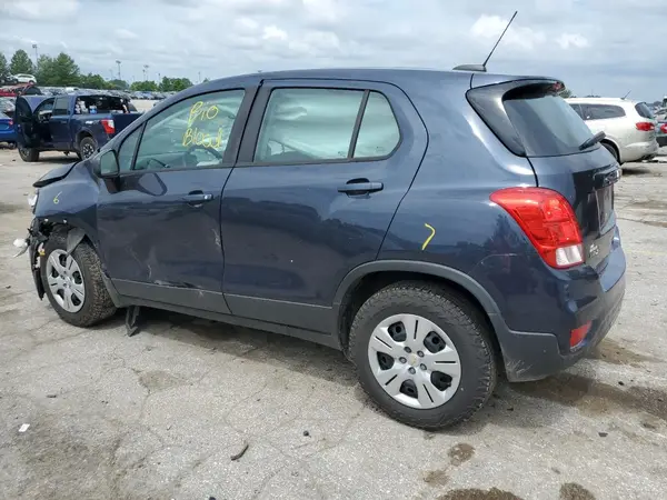 3GNCJKSB2JL208817 2018 CHEVROLET TRAX - Image 2