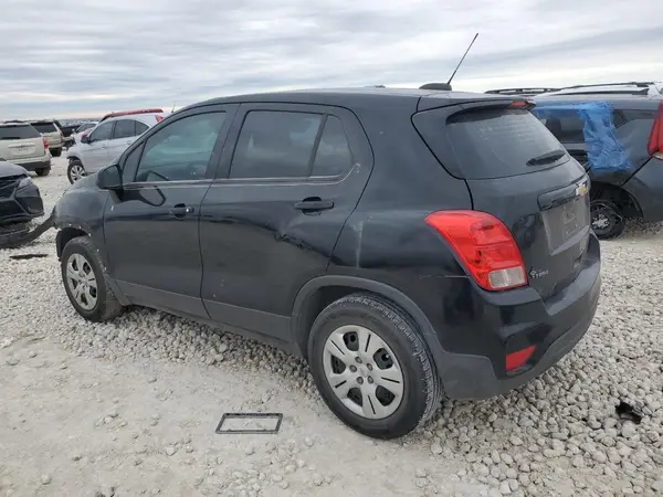 3GNCJKSB2JL208879 2018 CHEVROLET TRAX - Image 2