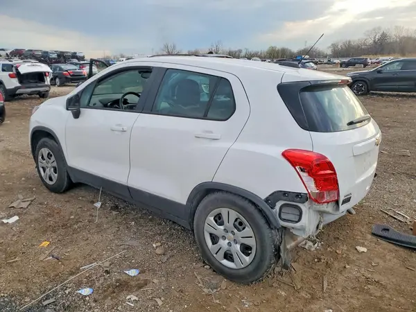 3GNCJKSB2JL209837 2018 CHEVROLET TRAX - Image 2
