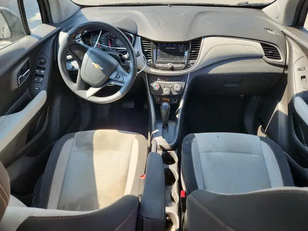 3GNCJKSB2JL261761 2018 CHEVROLET TRAX - Image 8