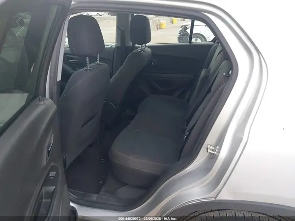 3GNCJKSB2JL264353 2018 CHEVROLET TRAX - Image 8