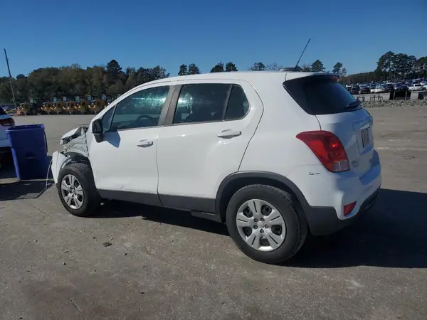 3GNCJKSB2JL274574 2018 CHEVROLET TRAX - Image 2
