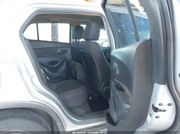 3GNCJKSB2JL302986 2018 CHEVROLET TRAX - Image 8