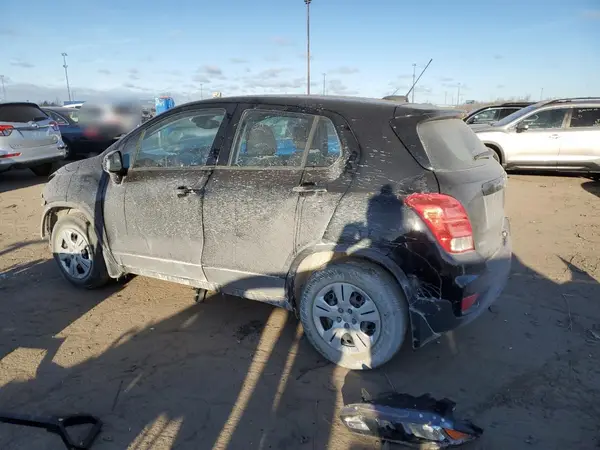 3GNCJKSB2JL310053 2018 CHEVROLET TRAX - Image 2