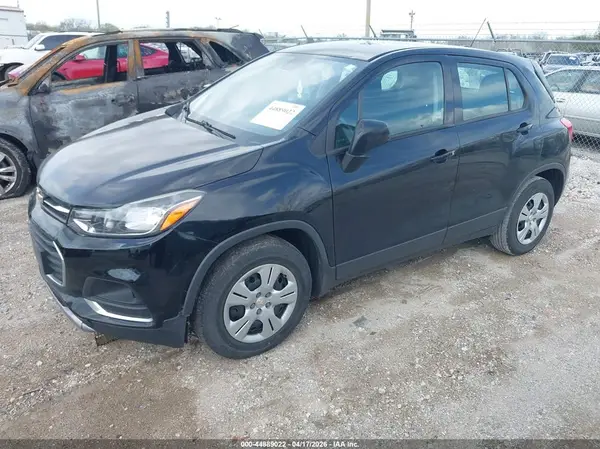 3GNCJKSB2JL316435 2018 CHEVROLET TRAX - Image 2