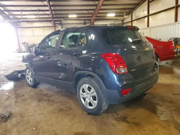 3GNCJKSB2JL327774 2018 CHEVROLET TRAX - Image 2