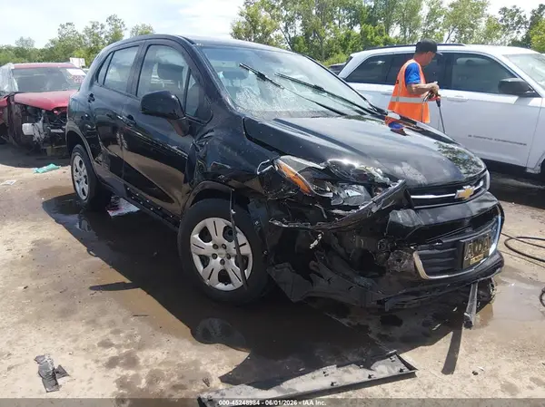 3GNCJKSB2JL366901 2018 CHEVROLET TRAX - Image 1