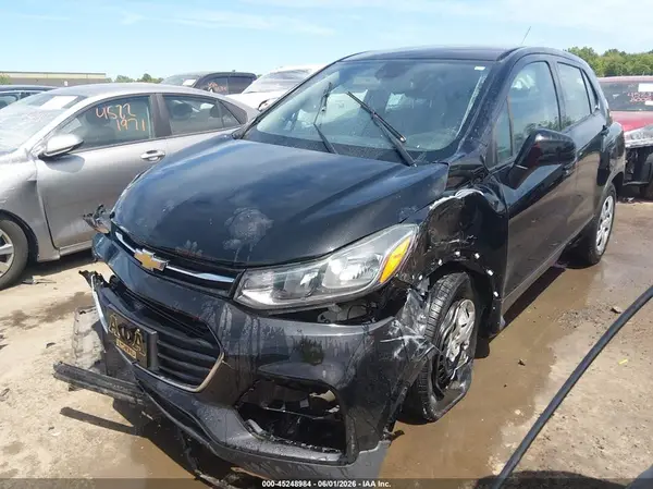 3GNCJKSB2JL366901 2018 CHEVROLET TRAX - Image 2