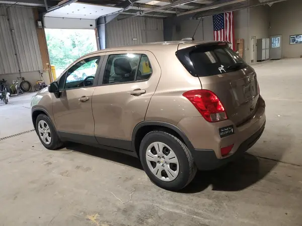 3GNCJKSB2JL374335 2018 CHEVROLET TRAX - Image 2