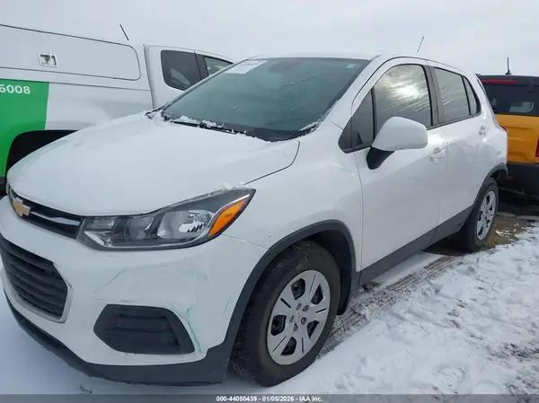 3GNCJKSB2JL377316 2018 CHEVROLET TRAX - Image 2