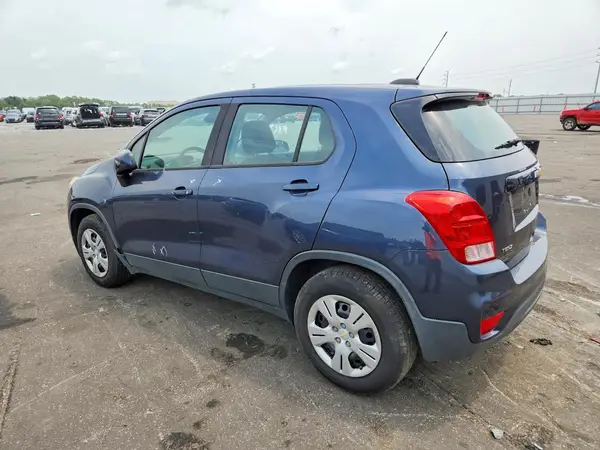 3GNCJKSB2JL382340 2018 CHEVROLET TRAX - Image 2