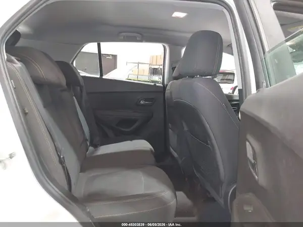 3GNCJKSB2JL393631 2018 CHEVROLET TRAX - Image 8