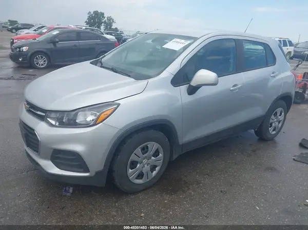 3GNCJKSB2JL394343 2018 CHEVROLET TRAX - Image 2