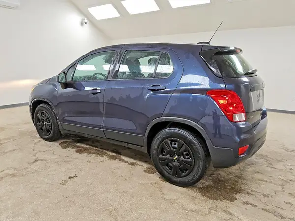 3GNCJKSB2JL413053 2018 CHEVROLET TRAX - Image 2