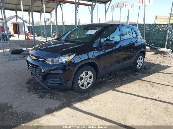 3GNCJKSB2JL417748 2018 CHEVROLET TRAX - Image 2