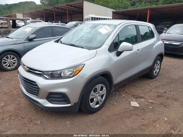 3GNCJKSB2KL107777 2019 CHEVROLET TRAX - Image 2