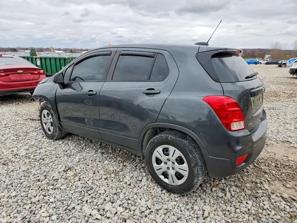 3GNCJKSB2KL110372 2019 CHEVROLET TRAX - Image 2
