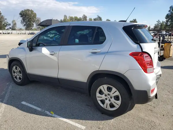 3GNCJKSB2KL116222 2019 CHEVROLET TRAX - Image 2